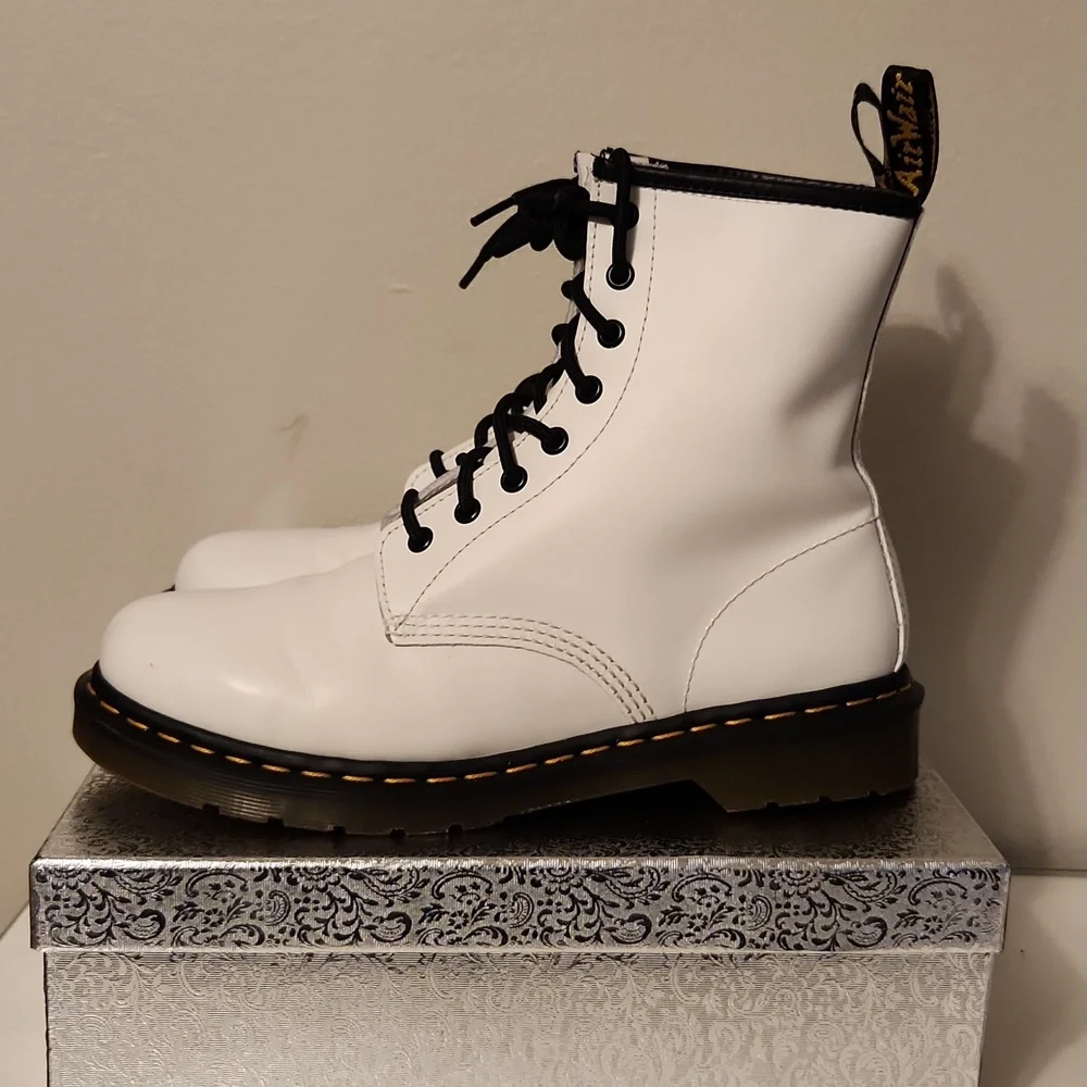DR. MARTEN'S 1460 BOOTS SMOOTH LEATHER Women's White Boots Size 10. - Picture 4 of 12